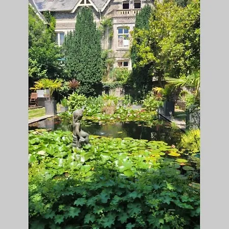 Treetops Mansion Penthouse W/balconies, Sleep 8+2 Apartment Ladock